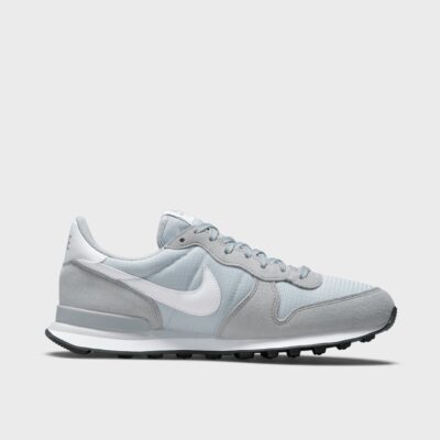 Nike Internationalist